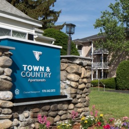 Town and Country Apartments is a beautiful, pet-friendly apartment community. We want you and your furry friends to feel at home. ๐ถ Contact our team to learn more about our pet policy.
#TownAndCountryApartments #MakorManagement #MAliving Instagram post from @townandcountryapartments on June 21, 2022 16:10:38pm