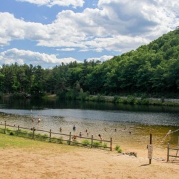 Summertime in Massachusetts is one of the best times of year in our opinion! https://www.livewelltownandcountry.com/ is just a short drive away from Leominster State Forest where you can find hiking trails, a sandy beach, and a refreshing swimming area to enjoy during the summer heat. ๐โโ๏ธ๐ณ
๐ธ: @seeswim
#TownAndCountryApartments #MakorManagement #MAliving Instagram post from @townandcountryapartments on June 25, 2022 16:01:25pm